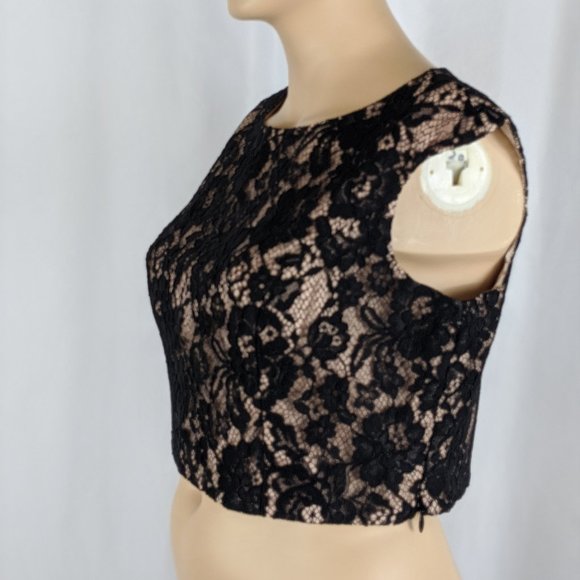 Sleeveless Crop Top 190J - Picture 2 of 8